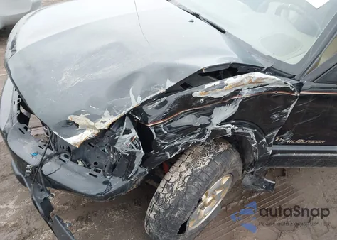 2000 Chevrolet Blazer Trailblazer from USA, damaged, VIN 1GNDT13W0Y2209308